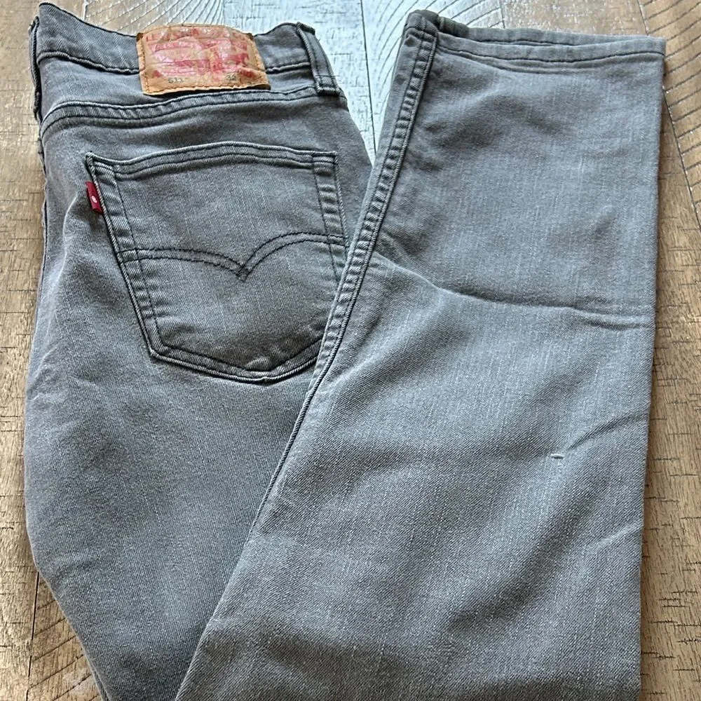 Levi's Men's Charcoal Gray Slim Jeans 👖 5 pockets for your gear ⚙️ stretch!